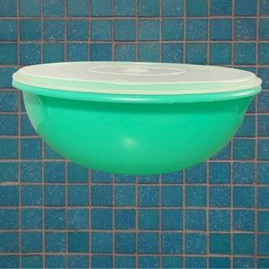 Vintage Large TUPPERWARE Fix n Mix Green Bowl with Clear Lid - Large Mixing Bowl